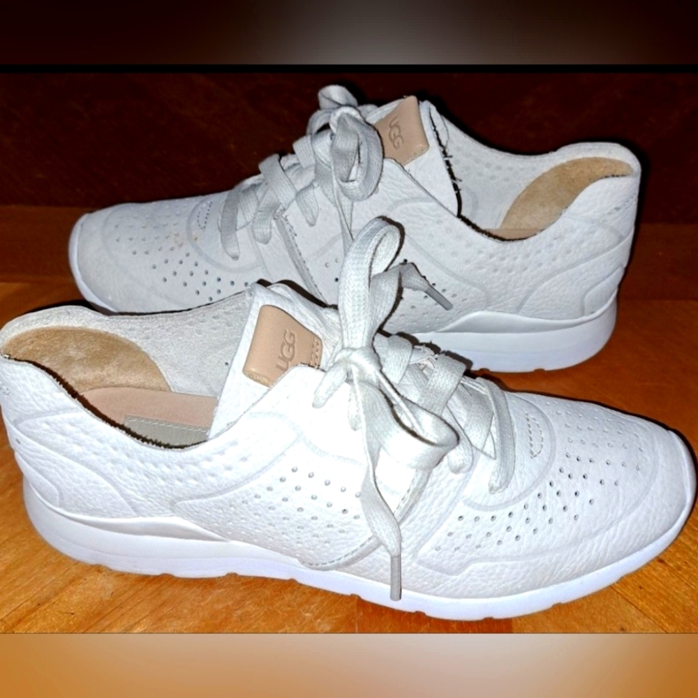 Ugg Treadlite Sneakers Size 7 Beige Ivory